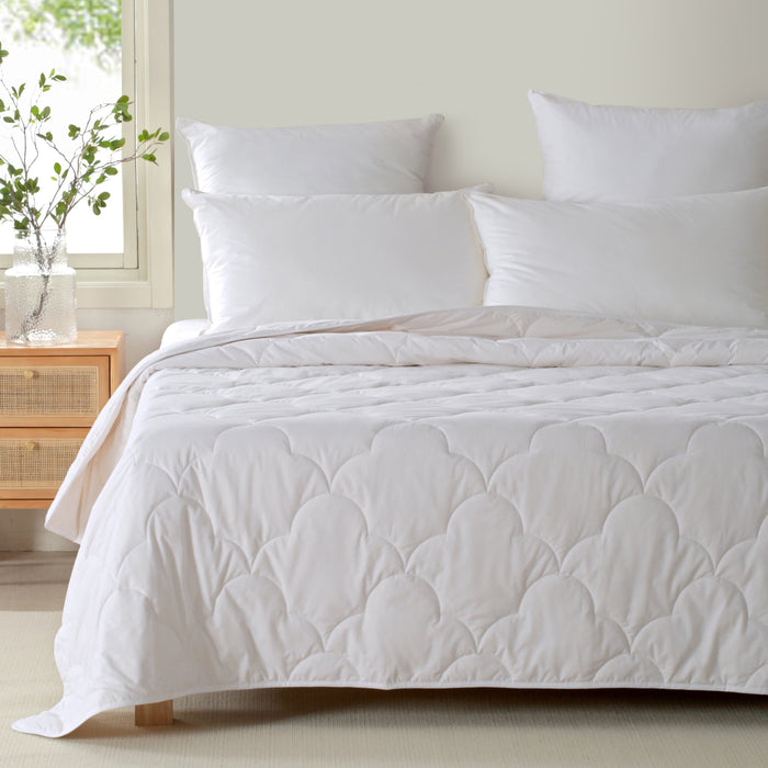 100% Cotton Filled Quilt White