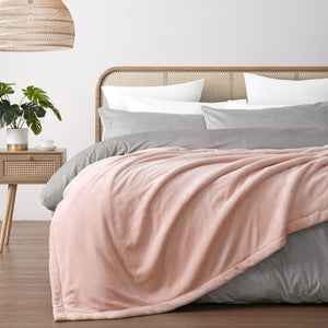 Serene Hudson Fleece and Sherpa Reverse Blanket Blush