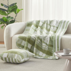 Wynter Reversible Faux Fur Throw Olive